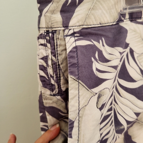 Tommy Bahama Men's Shorts Palm Print Size 36 Waist 10" inseam - Picture 2 of 7